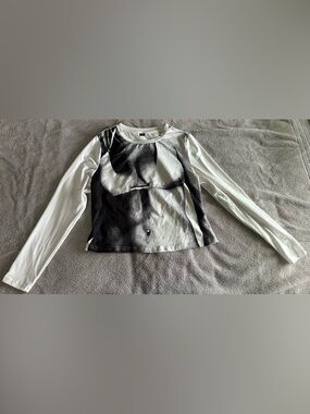 SHEIN Black and White Long Sleeve Graphic Top